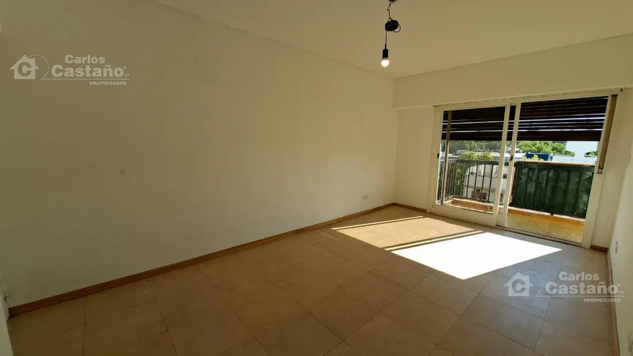 Excelente departamento 3 ambientes con cochera 4