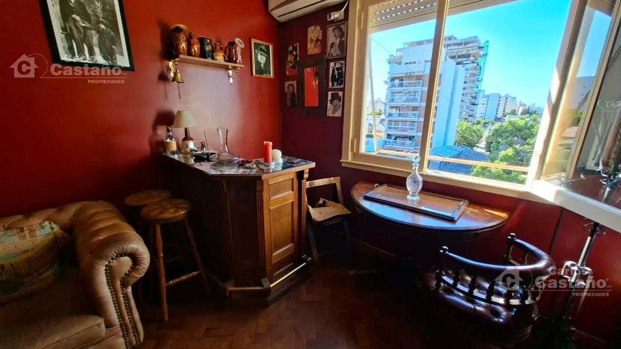 Excelente departamento 4 ambientes en Barrio Vicente López a 4 cuadras de gral paz. 5