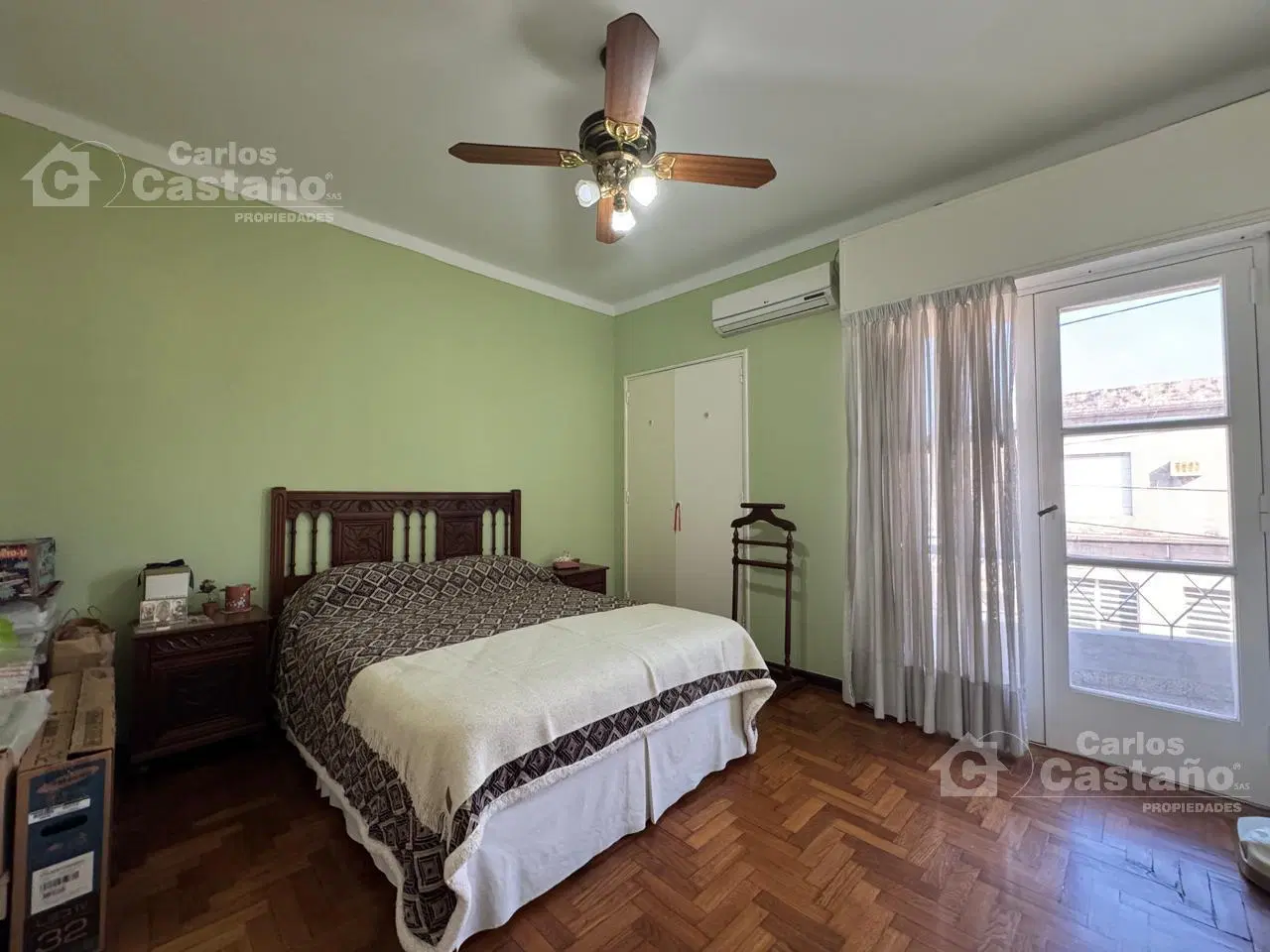 Casa en Altos de 3 Amb con Quincho, Piscina, Galpón y Local 2 Sótanos (1 en Local y otro en Galpón) 2