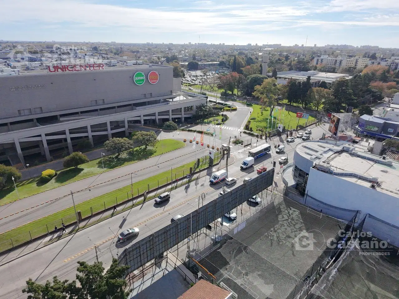 Único y Exclusivo Lote en Esquina, Frente a Unicenter 5