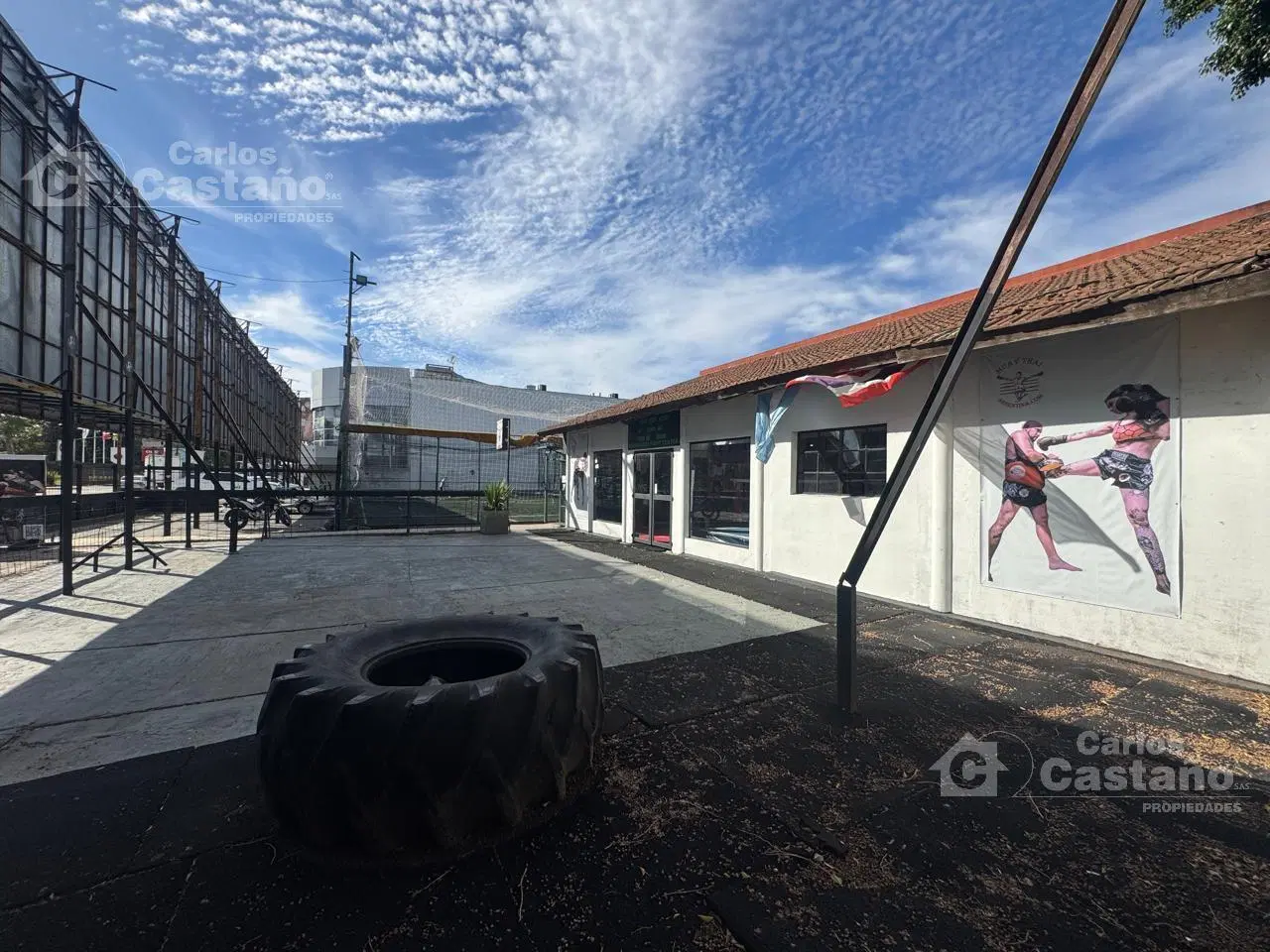 Único y Exclusivo Lote en Esquina, Frente a Unicenter 4
