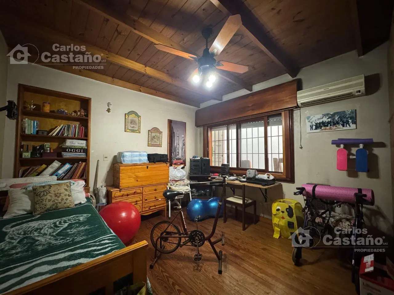 Chalet 7 Amb. con Fondo y Garaje Para 3 Autos 3