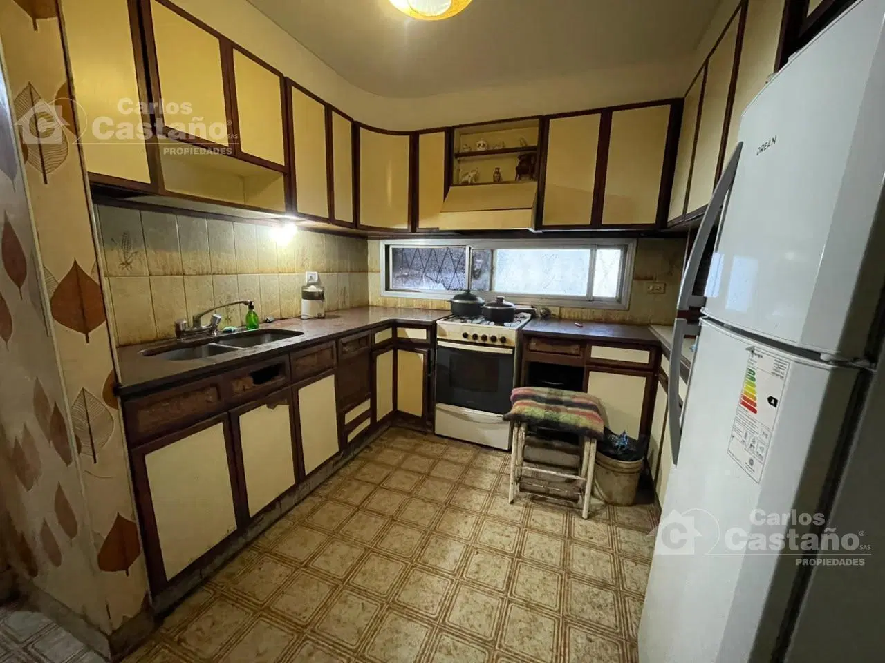 Casa 3 Amb. a Refaccionar con Patio, Quincho, Terraza y Cochera 2