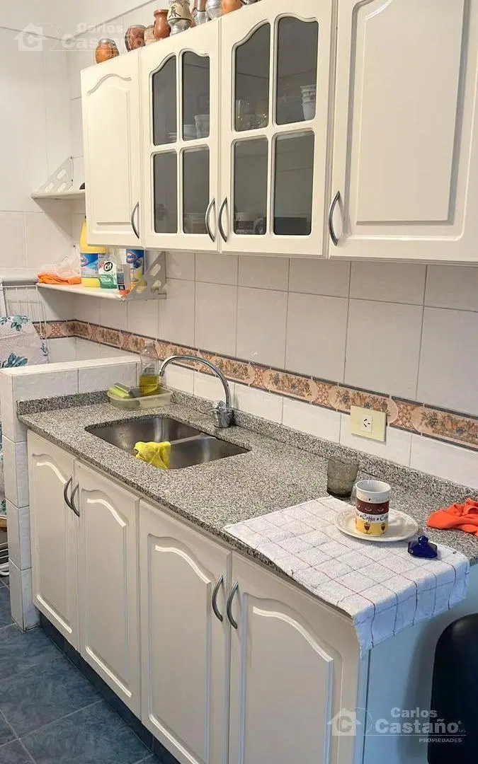 Exc. Semipiso de 3 Amb. al Frente con Balcón y Patio 5