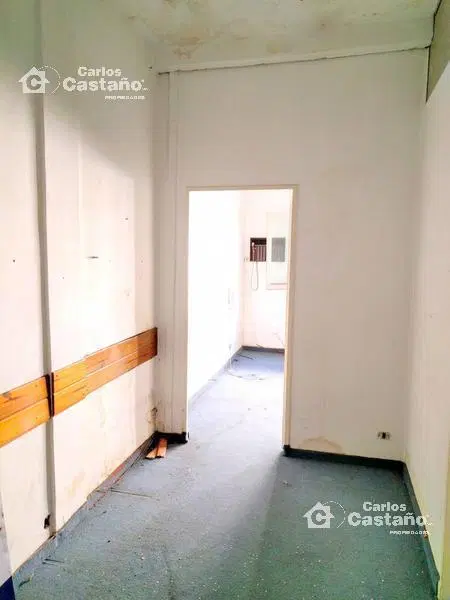 Oficina en Planta Alta al frente a 4/C de 9 de Julio 2