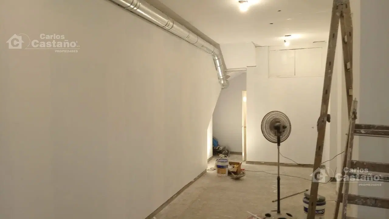 Exc. Local Comercial con Baño   Sótano a Mts. de Av. Monroe y a 2/c Av. Cabildo 2