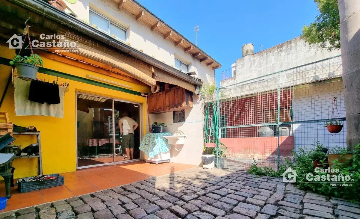PH 3 Amb. con Patio, Ideal 2 Familias y a 1/c de Donado 3