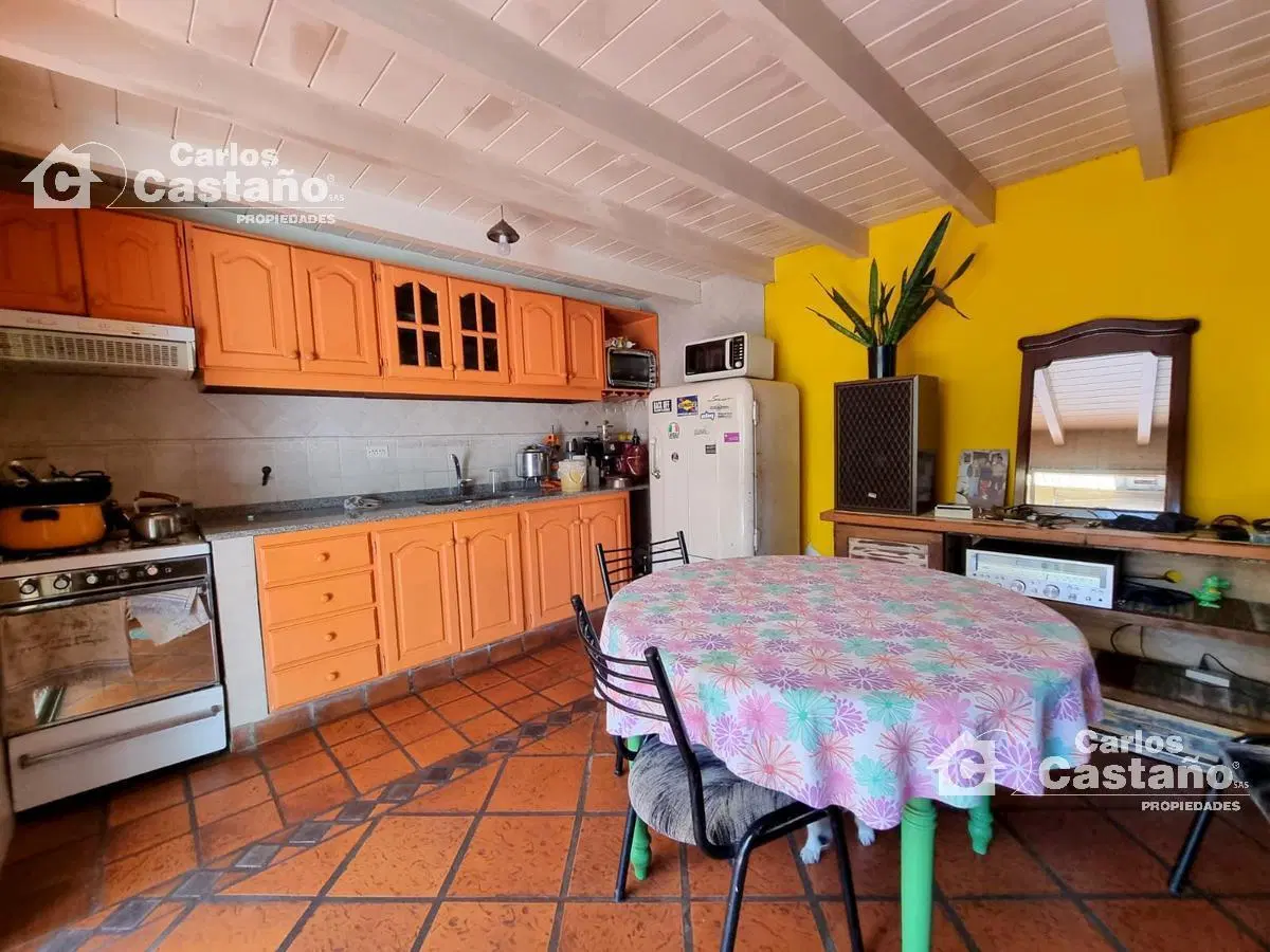 PH 3 Amb. con Patio, Ideal 2 Familias y a 1/c de Donado 2
