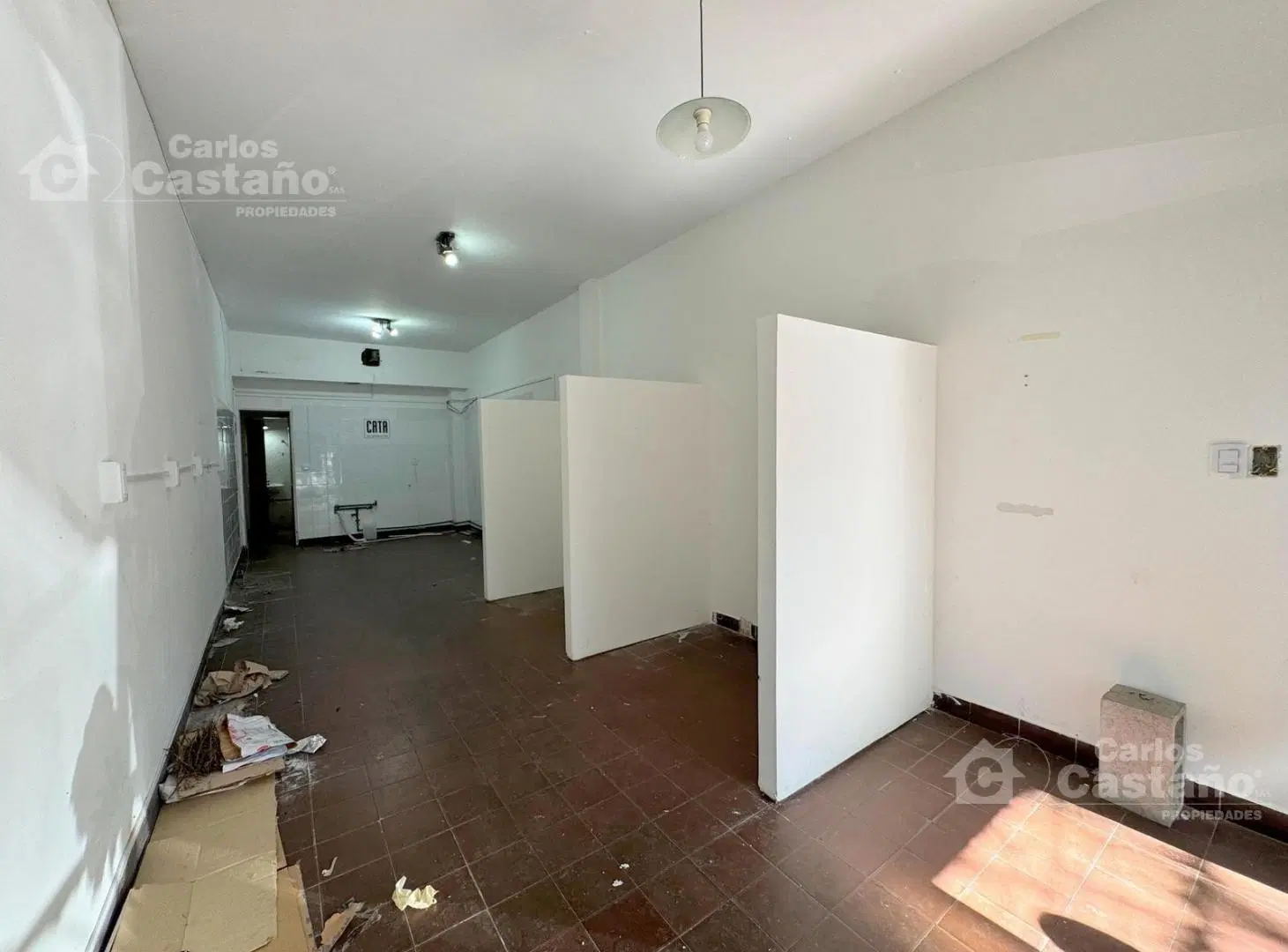 Local de 30m2 con baño 3