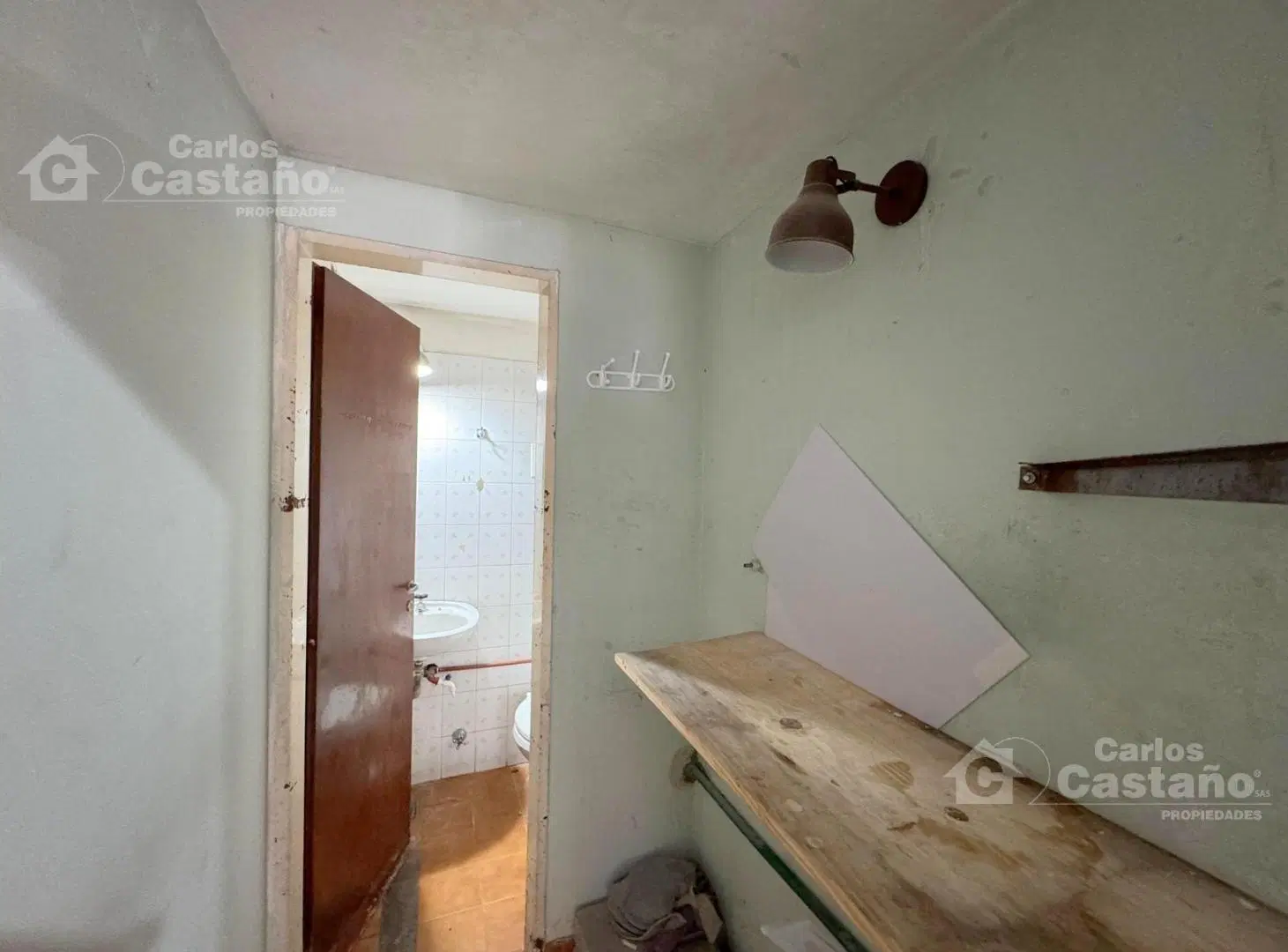 Local de 30m2 con baño 6
