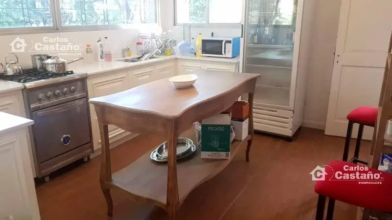 En Exc. Sector de Olivos, Solida Casa 5 Amb. con Jardín, Terraza y Patio 3