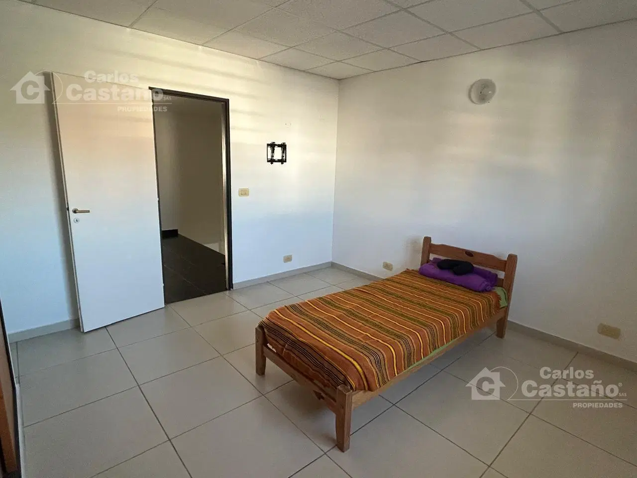 Impecable Dúplex 3 Amb. con Jardín y Cochera 8
