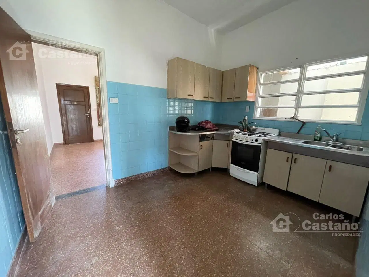 Casa 3 ambientes con garaje lote propio. 5