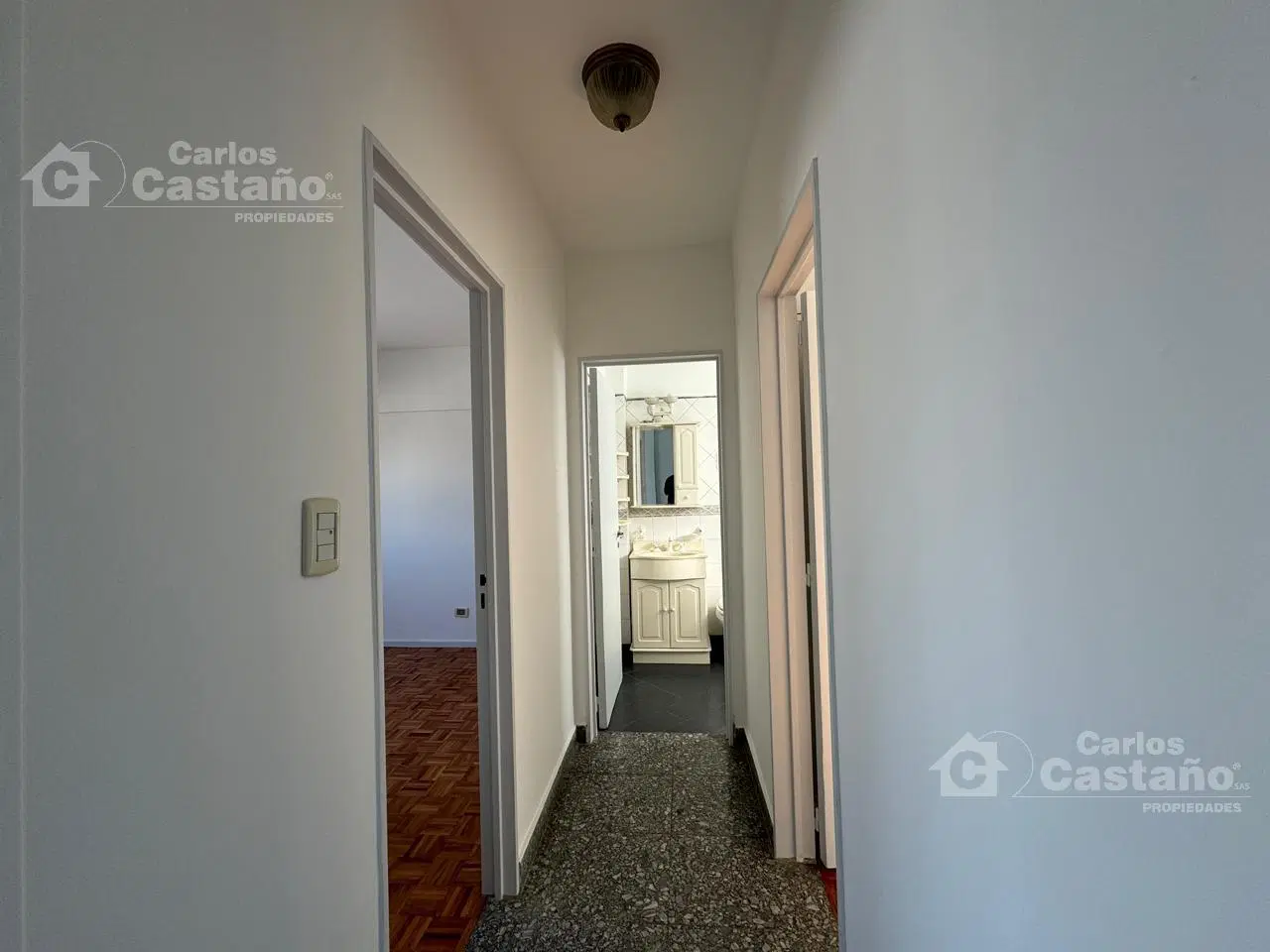 Depto. 3 Amb. Amplios con Balcón y Cochera 3
