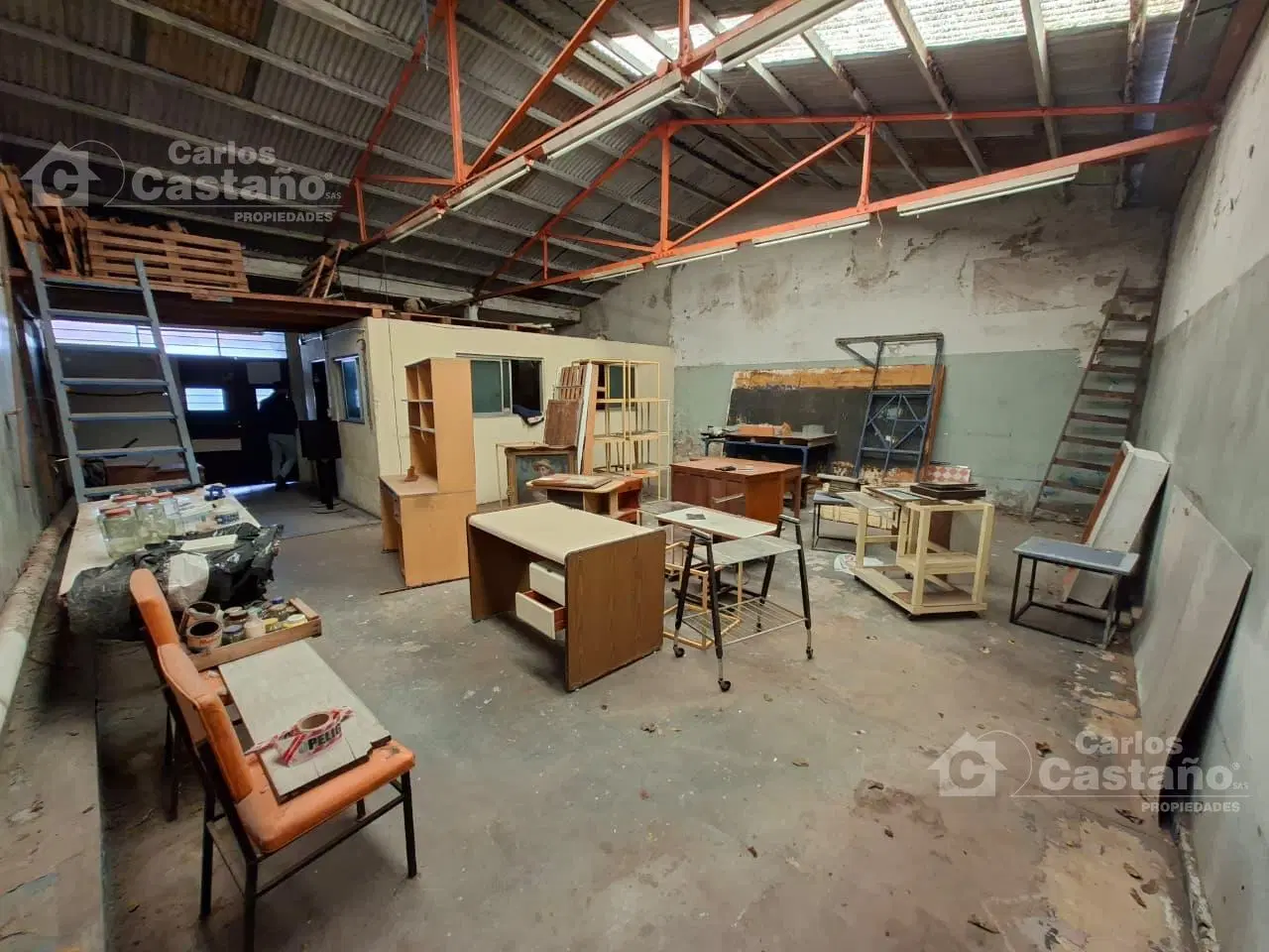 PH en 2 Plantas Para Refaccionar al Contrafrente con Galpón de 8,66x11m 2