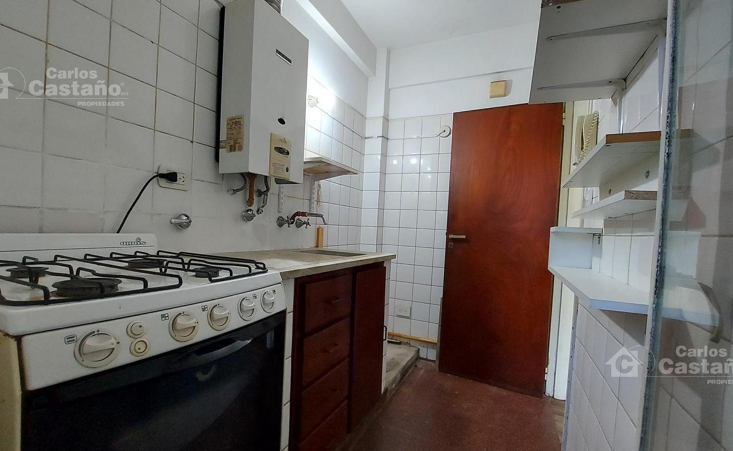 Foto de Exc. Zona del Bajo de Vte. López, 2 Amb. al Contrafrente, 2º Piso por, imagen 3
