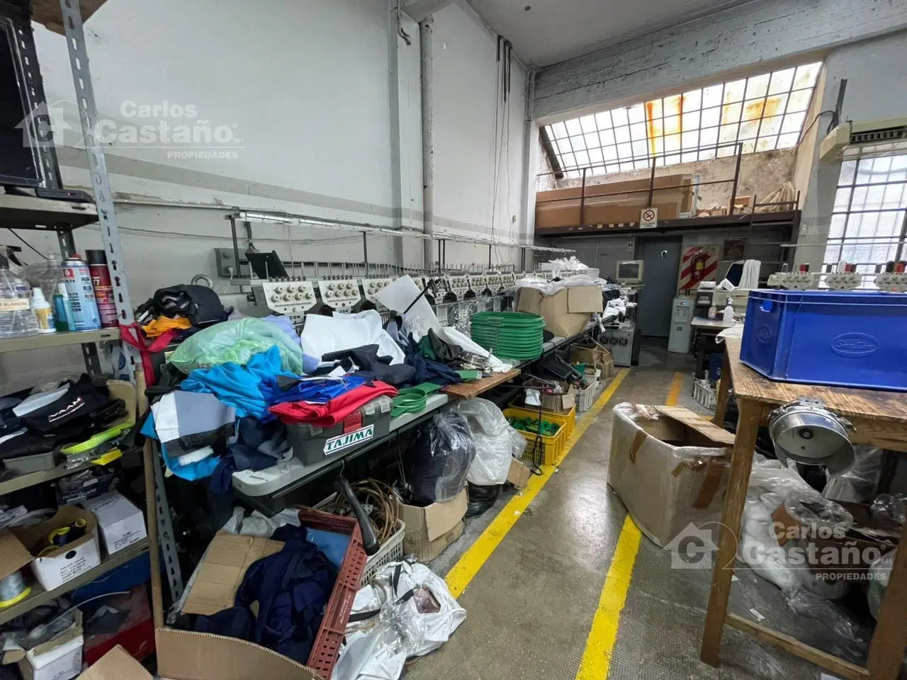 Galpón con Entrepiso, 250m Totales con Patio y Oficina (Uso Industrial) 4