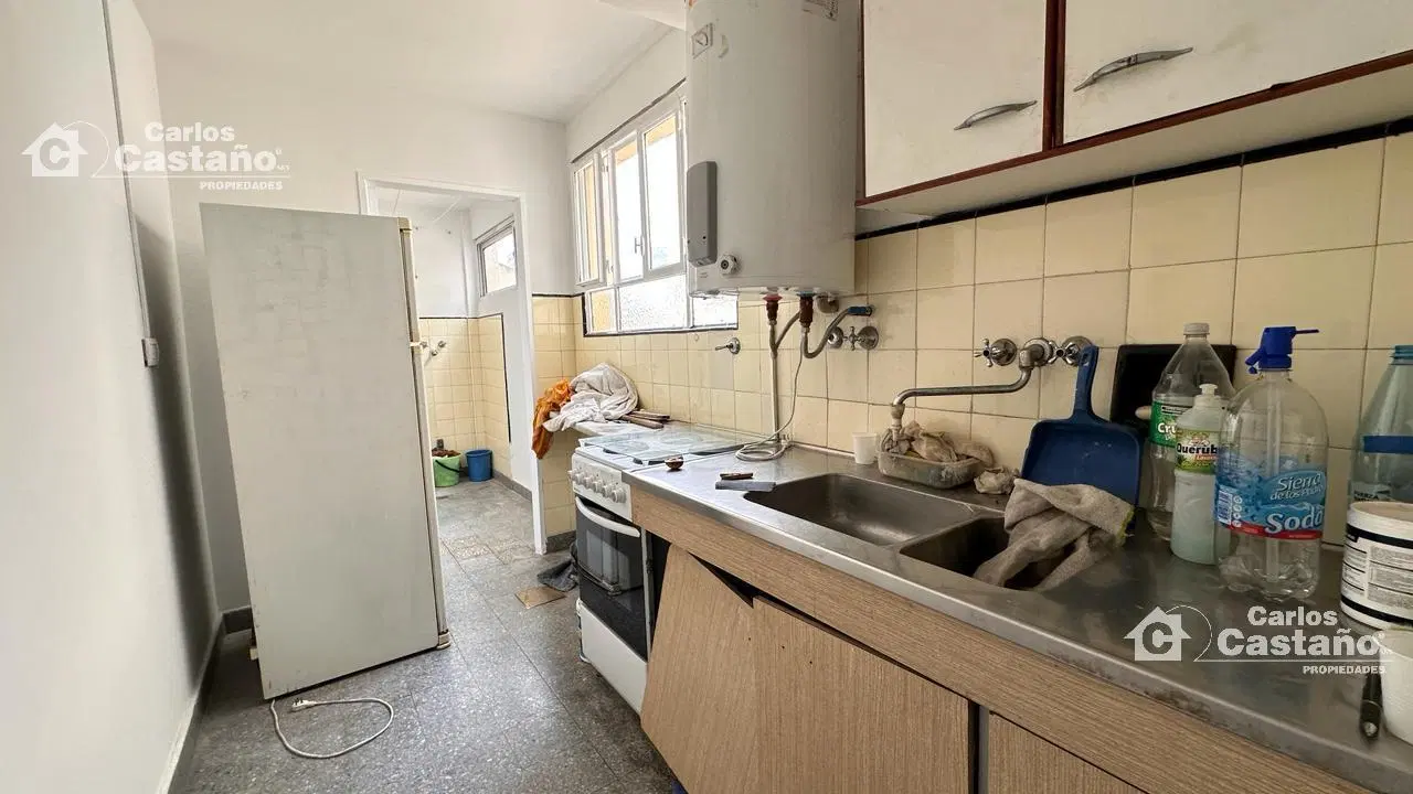 Depto. 2 Amb. al Lateral, Cerca de Av. Maipú 4