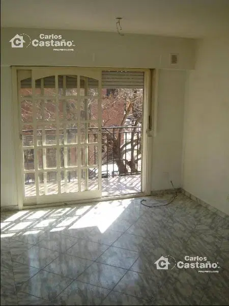 Dto. 2 Amb. a 3 cuadras de Av. Cabildo 2