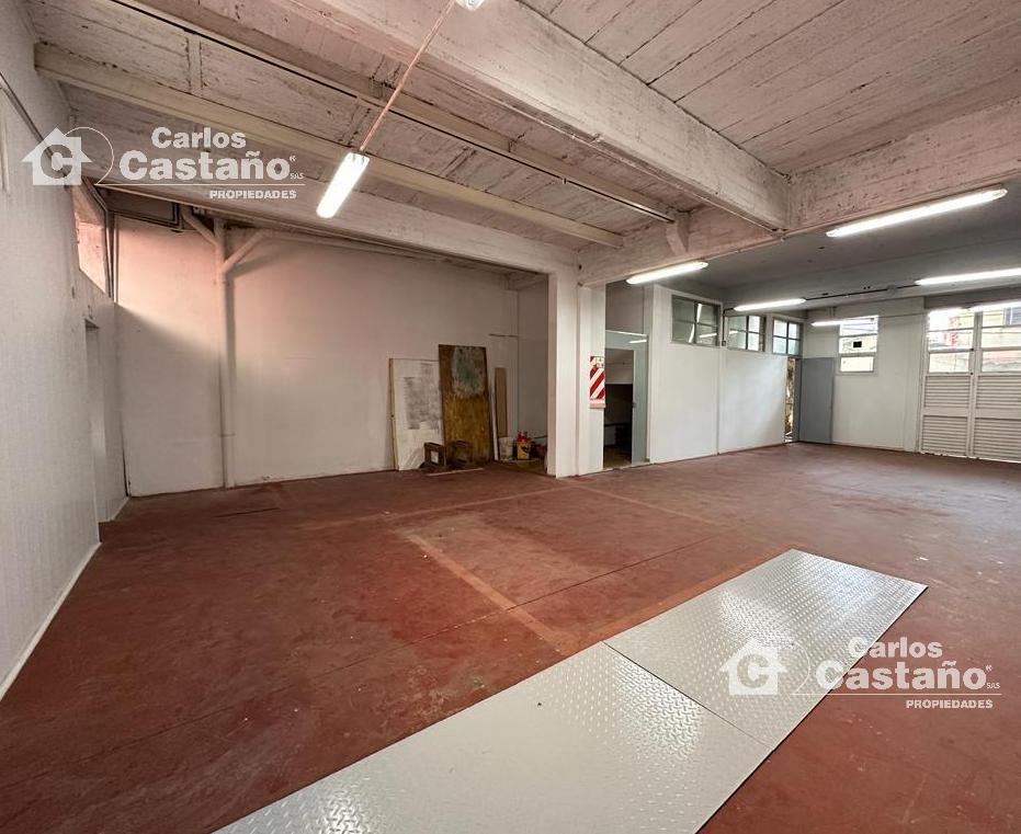 Foto de Edificio de múltiples usos con detalles de diseño exclusivo en, imagen 1