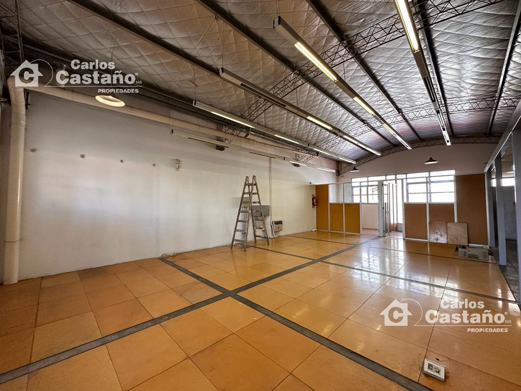 Foto de Edificio de múltiples usos con detalles de diseño exclusivo en, imagen 3