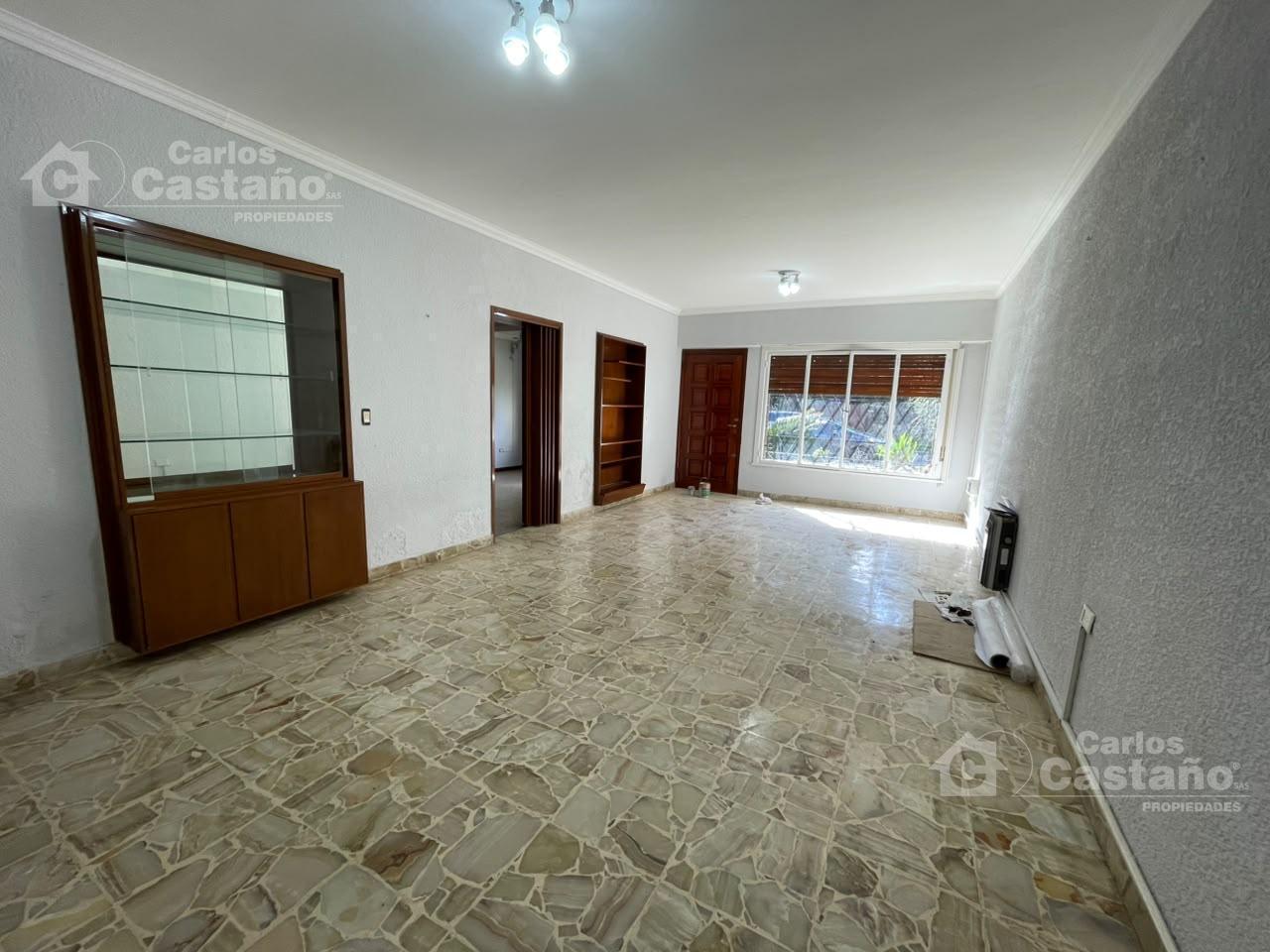 Foto de Comoda Casa 4 Amb con Dep de Serv, Amplio Jardin y Cochera, imagen 1