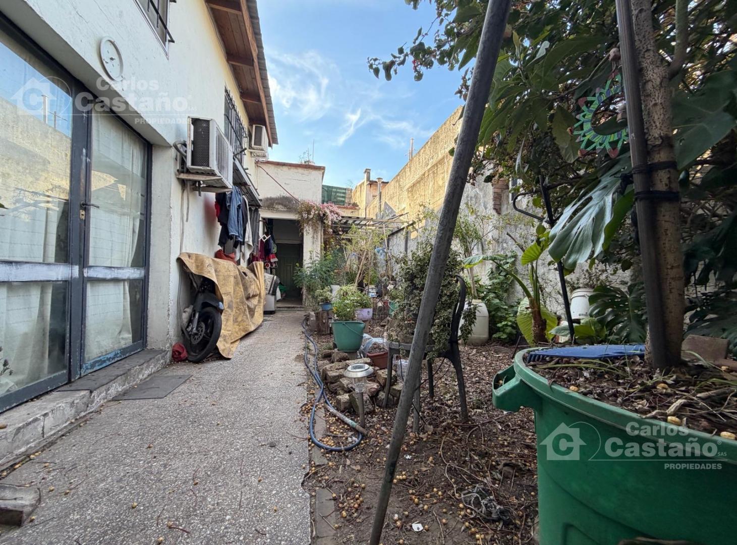 Foto de Casa 1 planta. Ideal refaccionar. Valor lote. 7 ambientes, imagen 1
