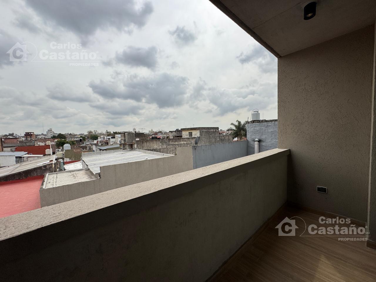 Foto de Exc. Semipiso de 1 Amb. al Contrafrente, Divisible con Balcón, imagen 2