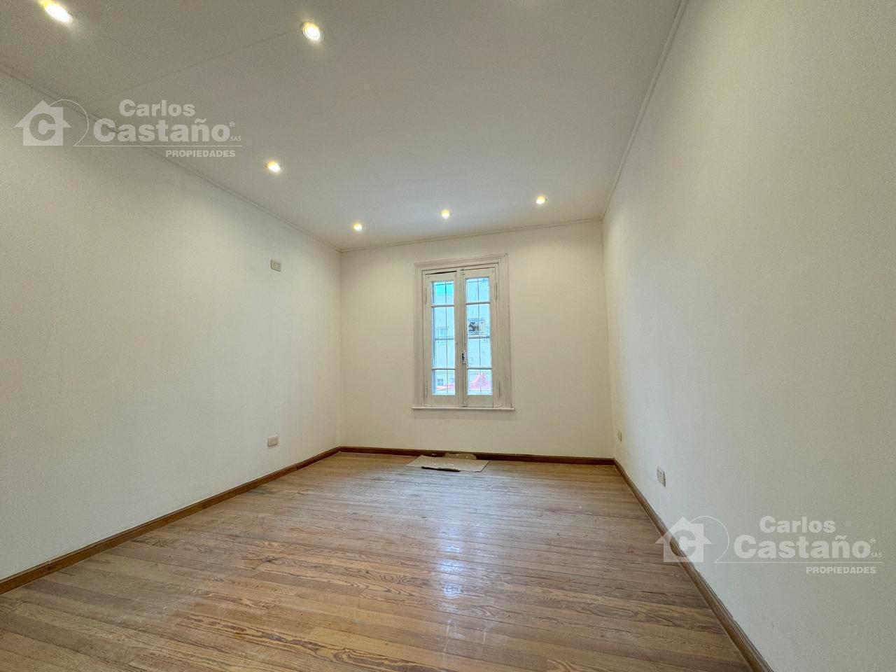 Foto de Moderno PH 4 Amb. Sin Expensas con Patio, Jardín y Cochera, imagen 3