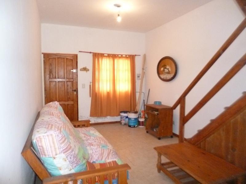 Duplex de 4 Ambientes Exelente Ubicacion con Gas Natural Instalado 3