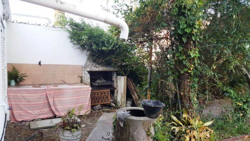 Casa sobre amplio lote