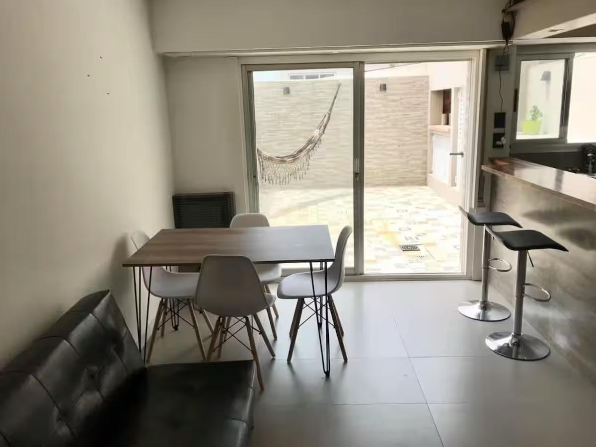 Foto de VENTA DPTO CON PATIO ZONA LA PERLA APTO CRÉDITO, imagen 3