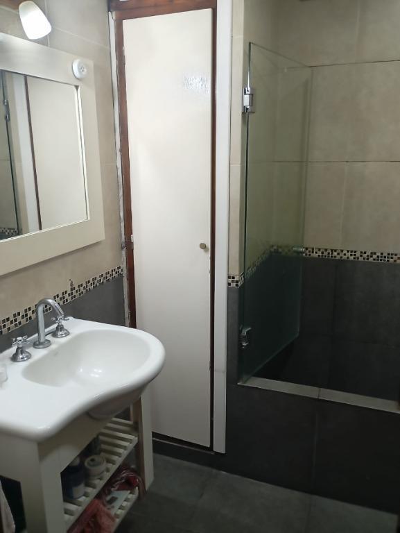 Foto de VENTA CASA C/PARQUE, QUINCHO Y DPTO INDEPENDIENTE, imagen 3