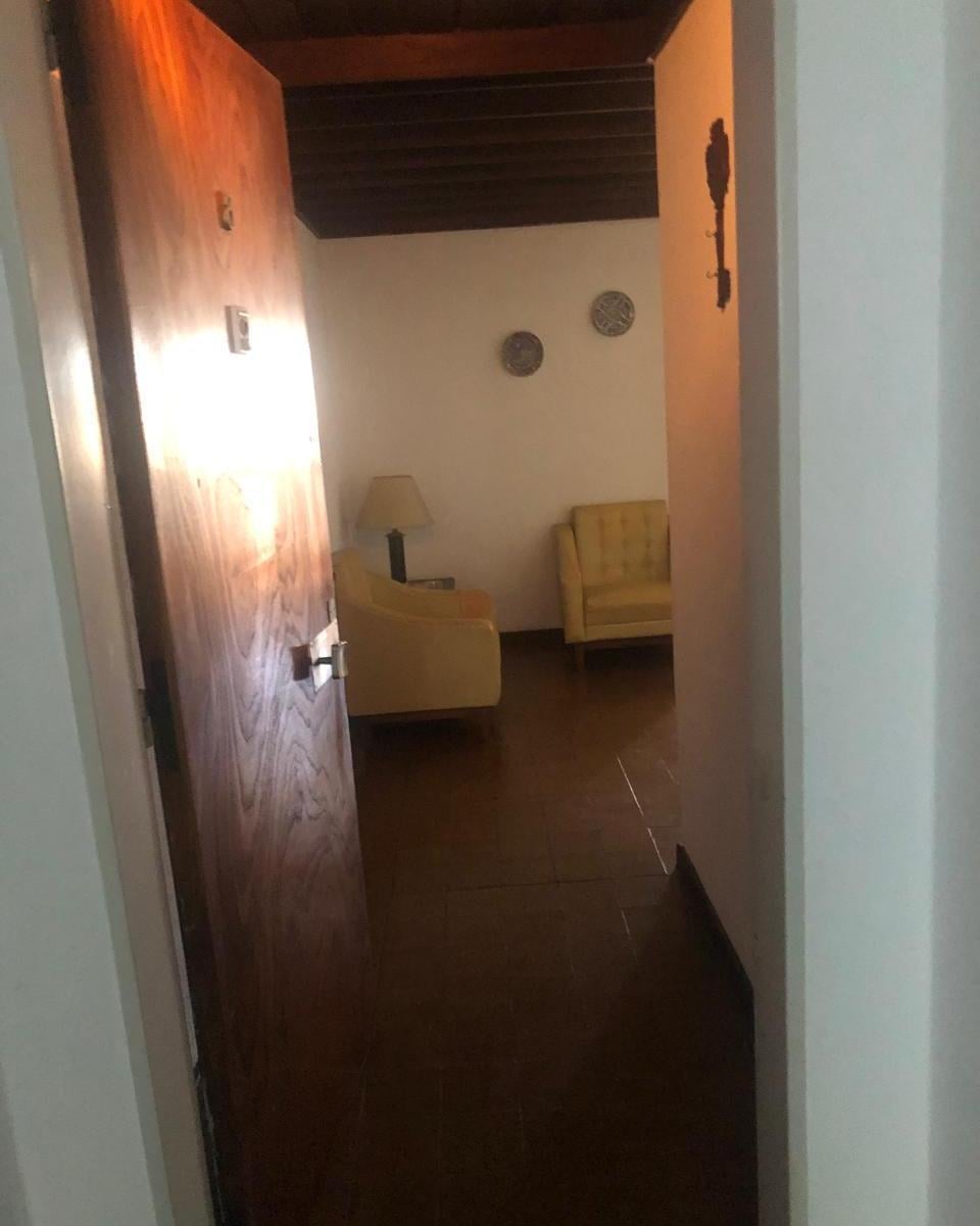 VENTA HERMOSO DEPARTAMENTO CON BALCON CORRIDO Y COCHERA
