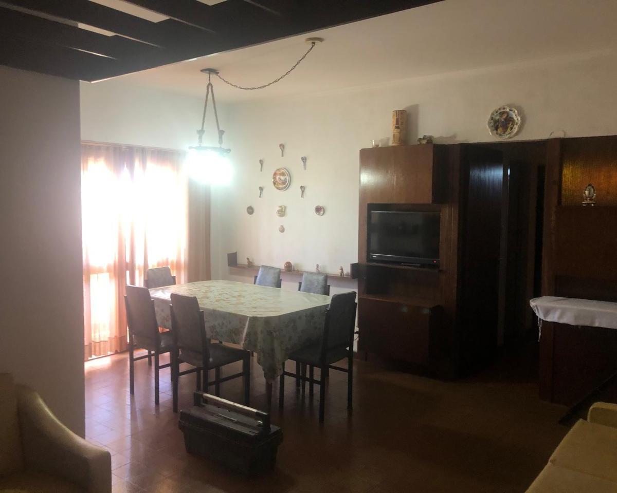 Foto de VENTA HERMOSO DEPARTAMENTO CON BALCON CORRIDO Y COCHERA, imagen 2