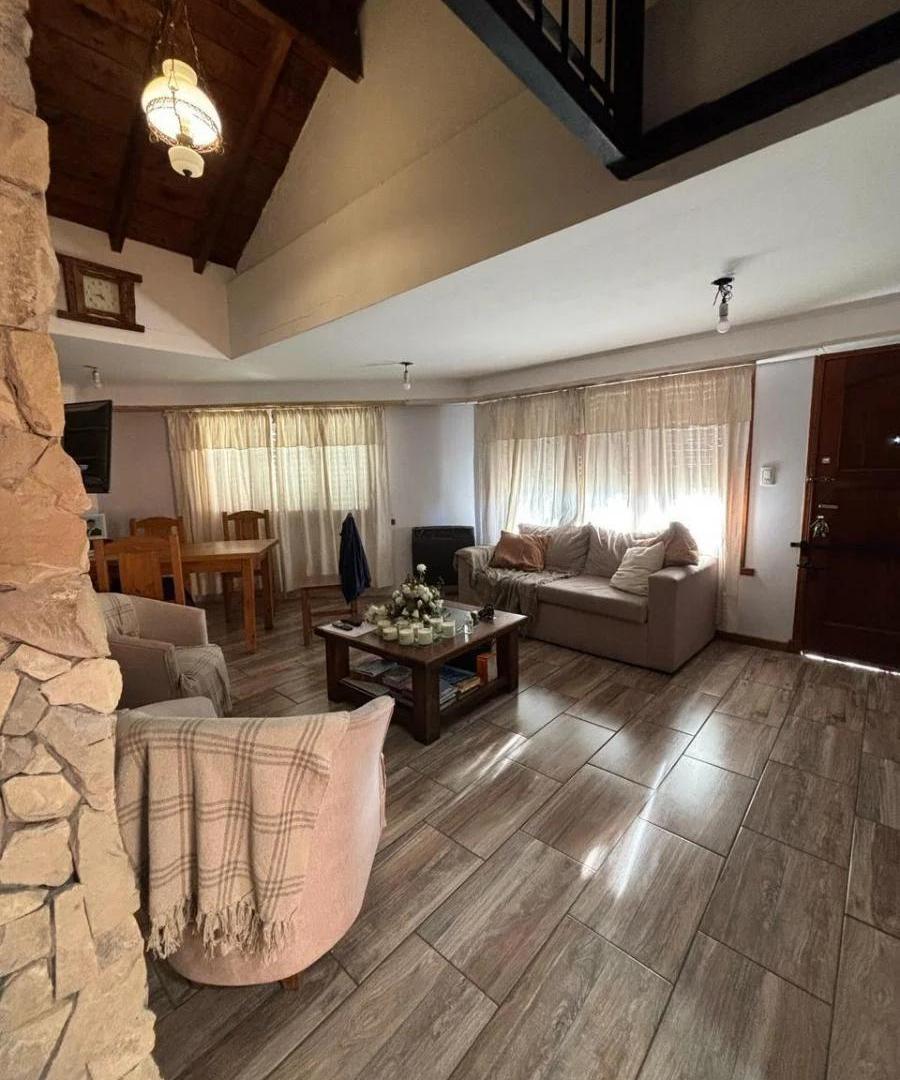 VENTA PH INDEPENDIENTE CON PATIO Y COCHERA