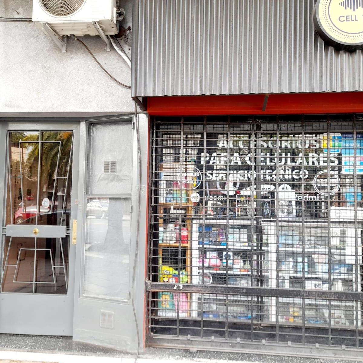 Piso Unico C/hab de Serv y Tza en Esq 1
