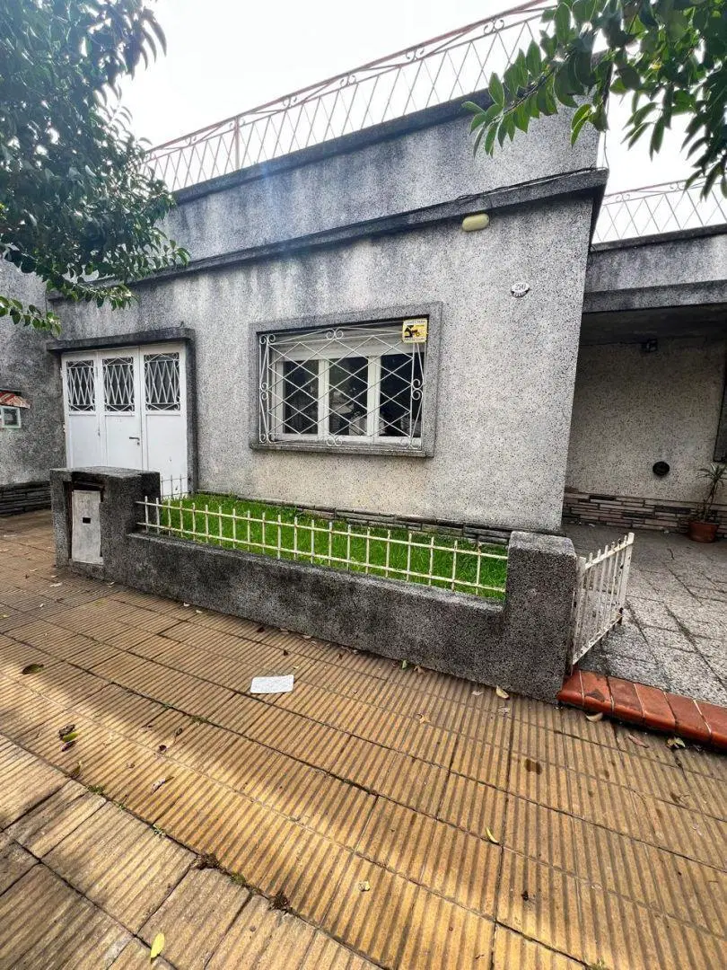 CASA LOTE PROPIO 3 AMBIENTES CON DOS LOCALES 1