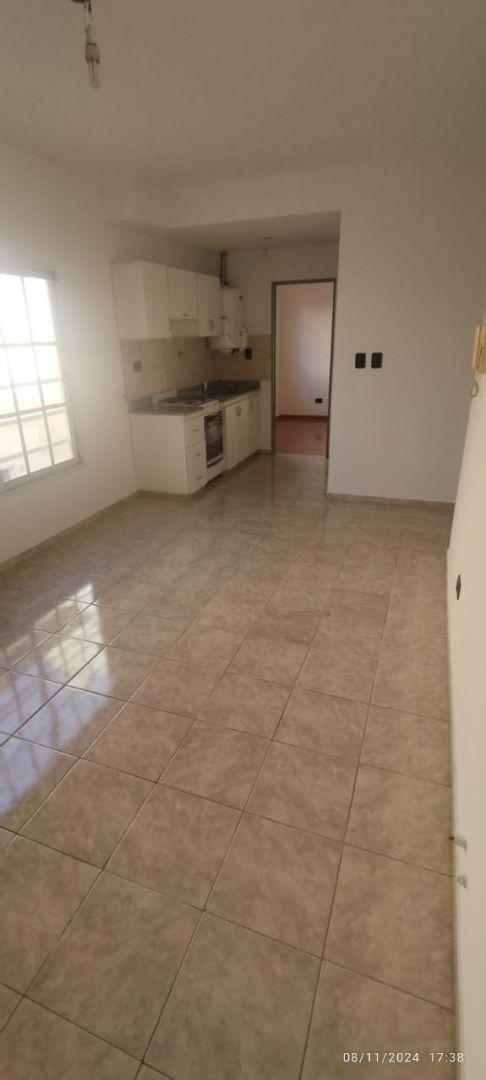 Foto de 2 AMBIENTES PRIMER PISO POR ESCALERA, imagen 3