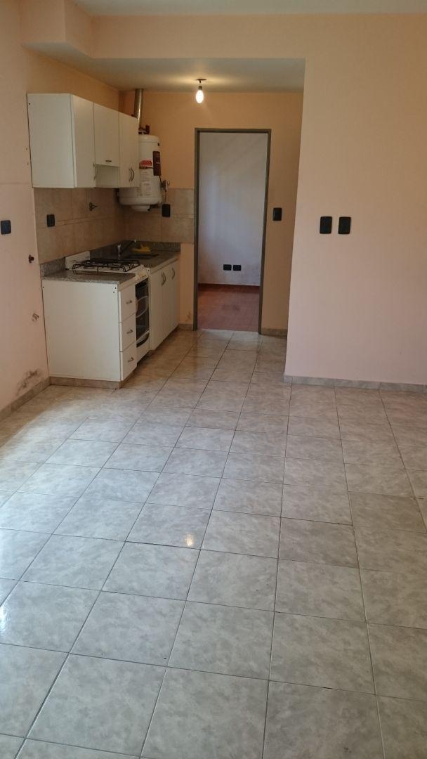 Foto de 2 AMBIENTES PRIMER PISO POR ESCALERA, imagen 4