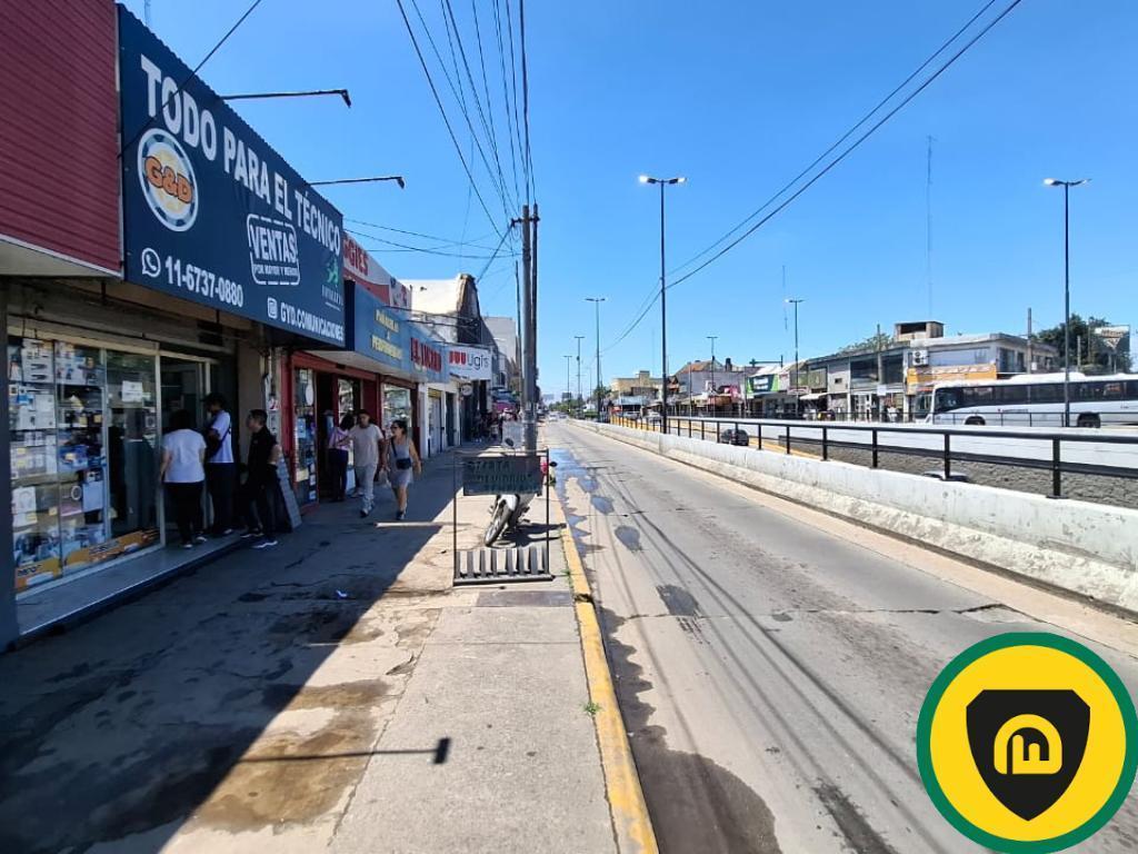 Local - Jose Clemente Paz - Frente a Estacion  son 2 locales