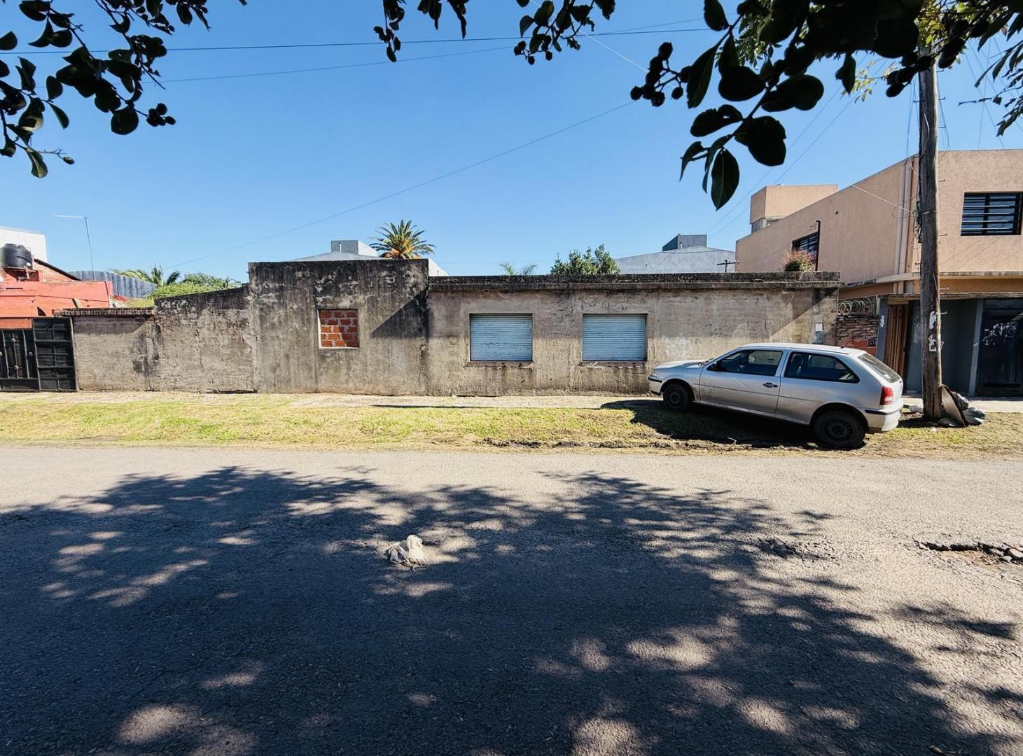 TERRENO/CASA A REFACCIONAR