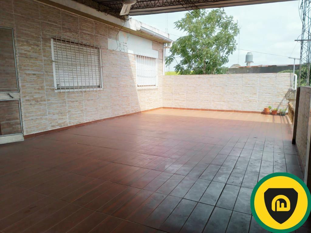 LOCAL venta los POLVORINES 3 locales mas departamento 4 amb-APTO CREDITO