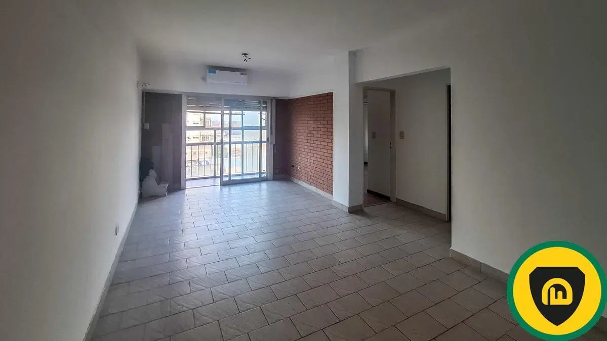 VENTA DEPARTAMENTO 3 AMBIENTES SUPER AMPLIO CON BALCON - SAN MIGUEL CENTRO. 4