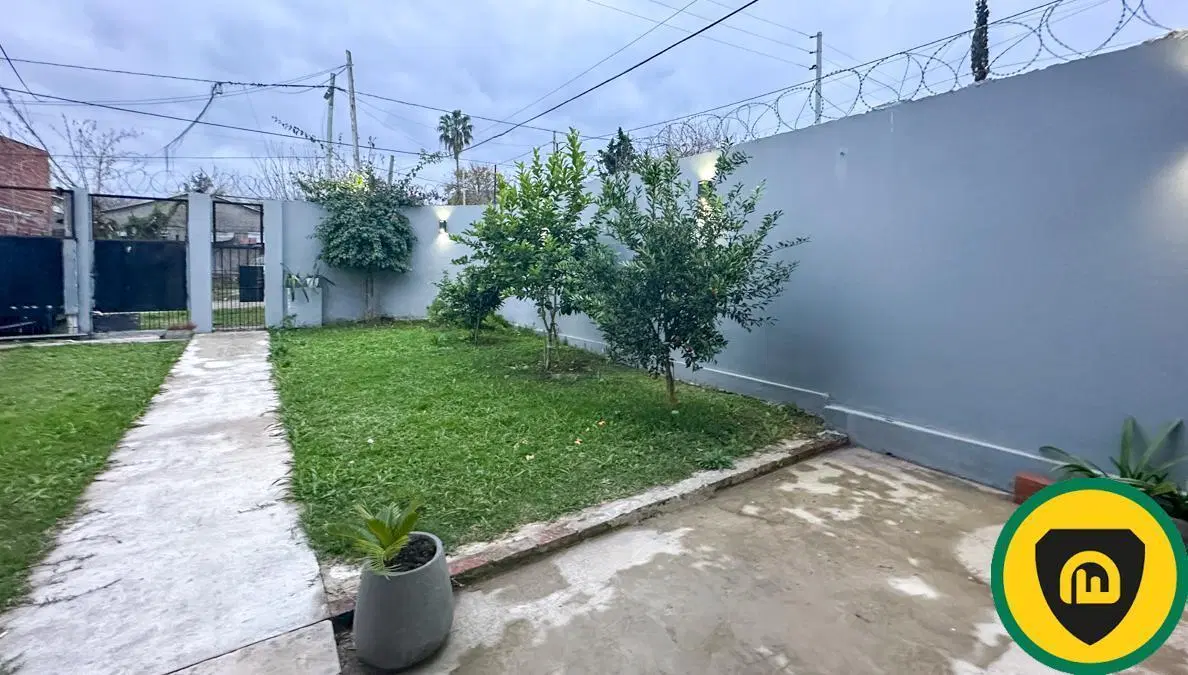 VENTA CASA 2 AMBIENTES CON CONSTRUCCION EN PLANTA ALTA - TRUJUI- MORENO 3