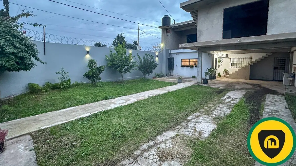 VENTA CASA 2 AMBIENTES CON CONSTRUCCION EN PLANTA ALTA - TRUJUI- MORENO 1