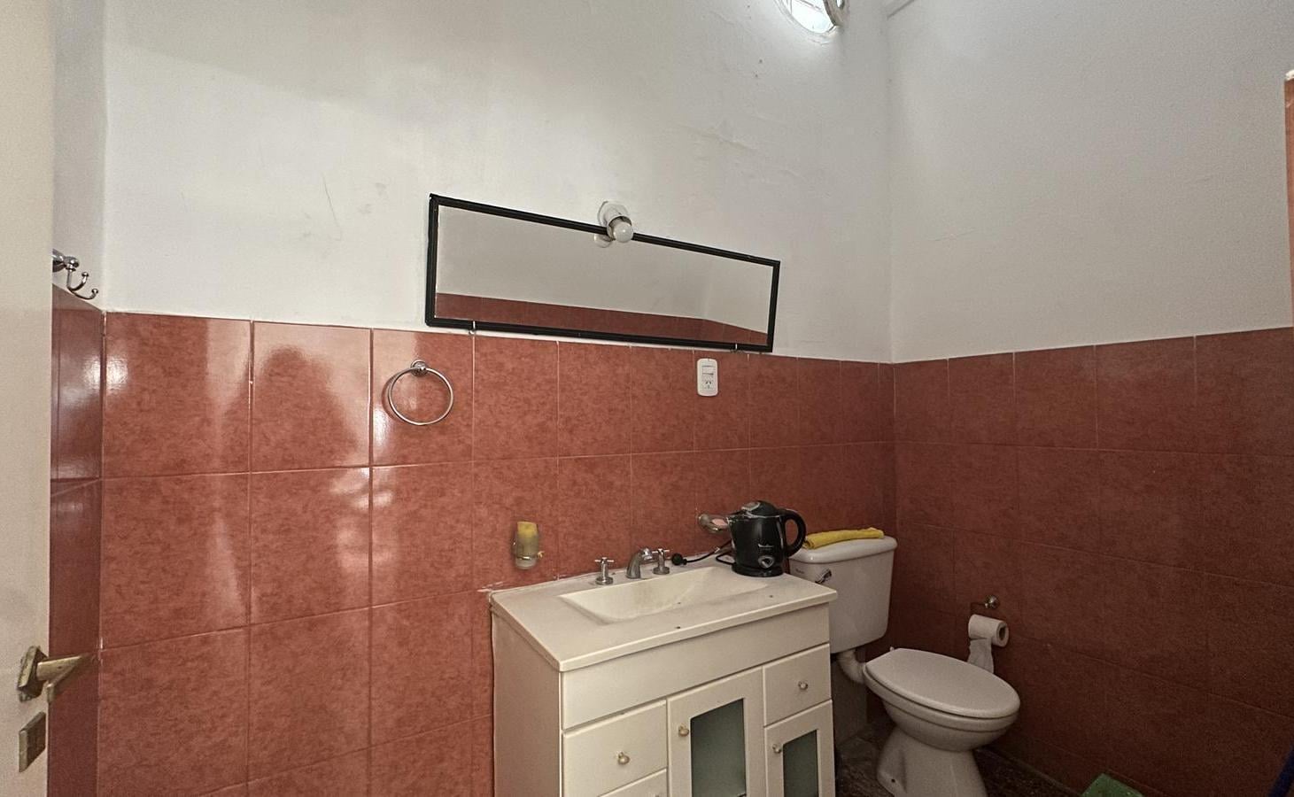 Foto de VENTA DE 3 LOCALES EN PB Y 3 DEPTOS 3 AMB PA- BELLA VISTA, imagen 3