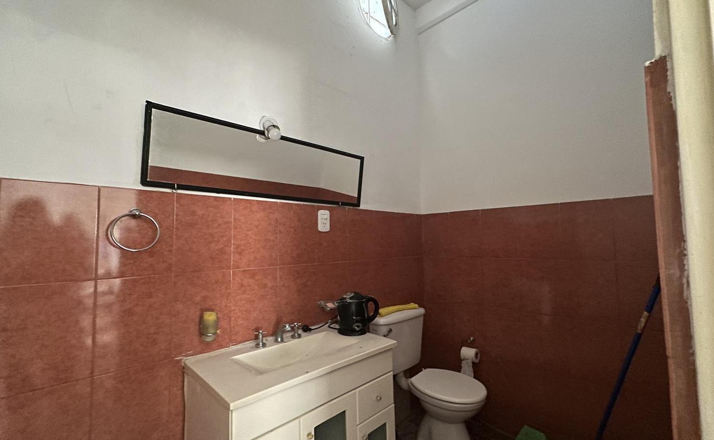 Foto de VENTA DE 3 LOCALES EN PB Y 3 DEPTOS 3 AMB PA- BELLA VISTA, imagen 4