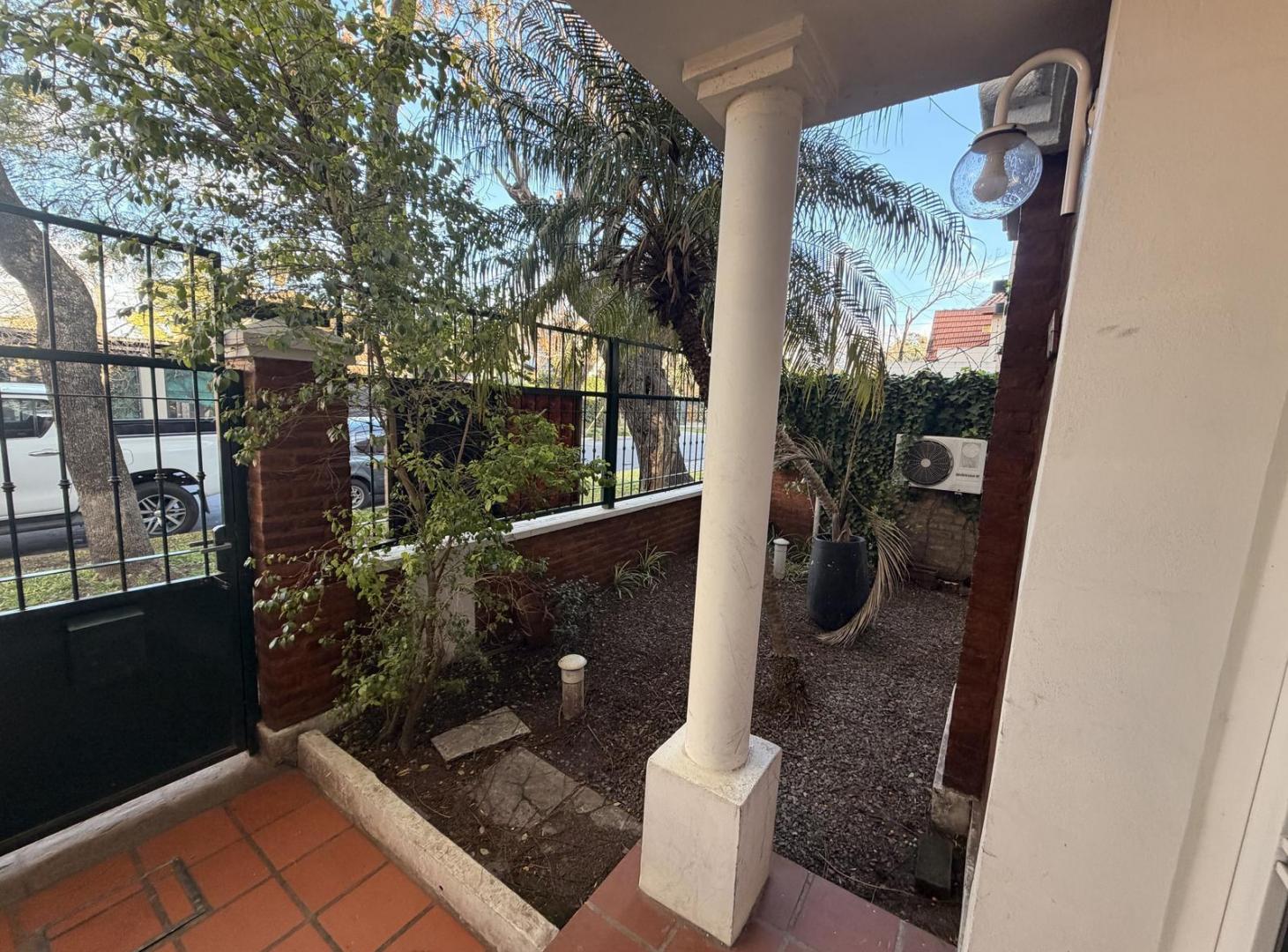 Foto de Venta Casa 5 ambientes en Hurlingham, imagen 3