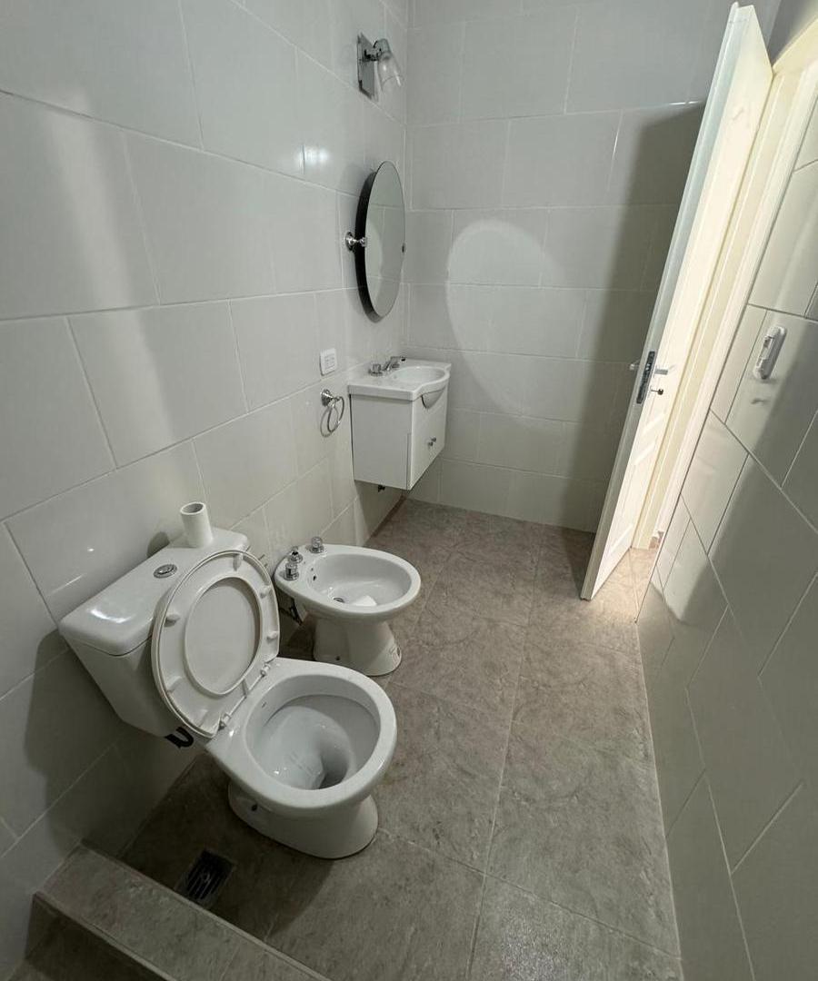Foto de VENTA LOCAL con DEPARTAMENTOS - Sobre Av. Perón - San Miguel, imagen 3
